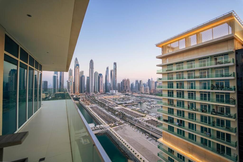 First Class 3Br With Dubai Marina And Palm View Lejlighed Eksteriør billede